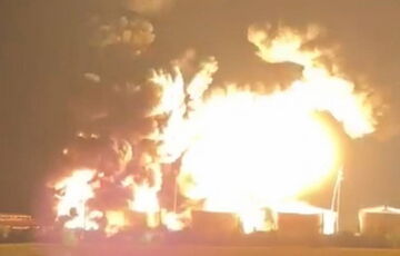 Дроны второй раз за месяц атаковали нефтебазу ”Атлас” в Ростовской области: кадры