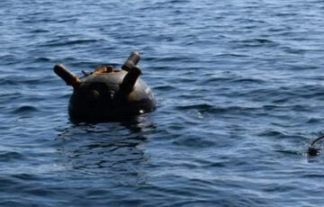 На одесский пляж во время шторма вынесло якорную мину