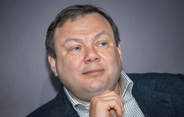 Суд арестовал акции и средства ”Моршинской” и ”Миргородской”, принадлежащих российскому олигарху Фридману  Суд арестовал акции и средства ”Моршинской” и ”Миргородской”, принадлежащих российскому олигарху Фридману