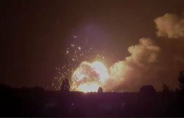 Новая Каховка: воронку на месте уничтоженного склада с боеприпасами видно из космоса