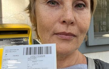 Экс-ведущая ”Первого канала” вернула Путину награды: фото