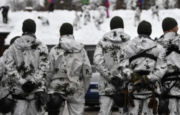 НАТО обещает поставить Украине зимнюю форму для военных