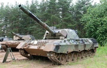 Швейцария запретила реэкспорт 100 танков Leopard 1 Украине