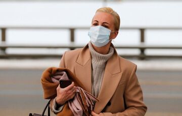 Жена Алексея Навального прилетела в Германию рейсом из России