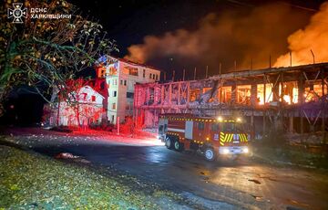 У Чугуєві та Ізюмі вдалося загасити пожежі після російських обстрілів У Чугуєві та Ізюмі вдалося загасити пожежі після російських обстрілів