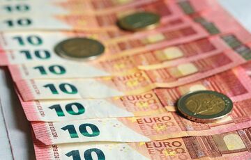 Названа сумма замороженных активов российских олигархов в ЕС  Названа сумма замороженных активов российских олигархов в ЕС