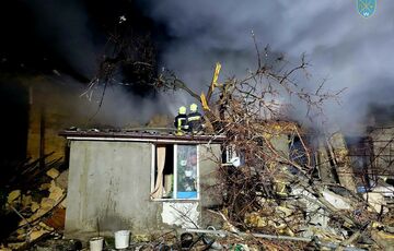 Погибли трое людей: появились кадры последствий удара по Одессе Погибли трое людей: появились кадры последствий удара по Одессе