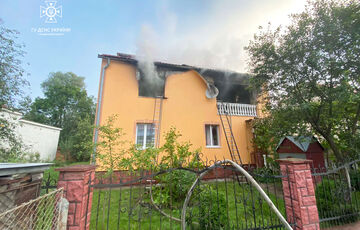 На Львівщині під час пожежі загинули жінка з дитиною На Львівщині під час пожежі загинули жінка з дитиною
