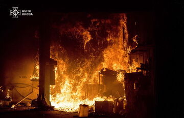 Пошкоджено медичний та бізнес-центри, знищена СТО: наслідки атаки шахедів на Київ (фото)