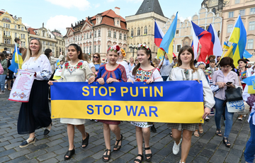 Зеленский присвоил Праге звание Город-спаситель