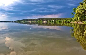 Россияне бьют по дамбе Печенежского водохранилища: возможно катастрофическое затопление Россияне бьют по дамбе Печенежского водохранилища: возможно катастрофическое затопление