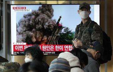 Северная Корея запустила в море две баллистические ракеты