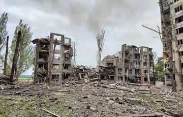 В Авдеевке ракета полностью разрушила жилой дом: под завалами люди (фото)