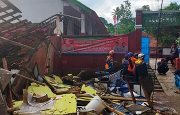 В Індонезії значно зросла кількість жертв землетрусу