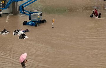 В Китае после ливней затопило тоннель метро: есть погибшие В Китае после ливней затопило тоннель метро: есть погибшие