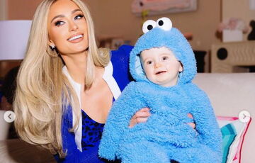 Пэрис Хилтон снова показала сына, нарядив его в милый костюм