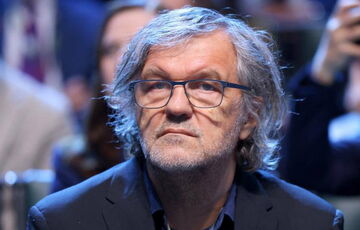 Сербский режиссер и музыкант Эмир Кустурица заявил, что хочет получить российское гражданство Сербский режиссер и музыкант Эмир Кустурица заявил, что хочет получить российское гражданство