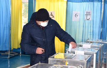 Кто побеждает во втором туре местных выборов в Украине: результаты экзитполов