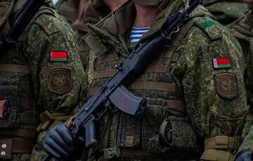 Около 13 тысяч военных Беларуси согласились воевать против Украины 