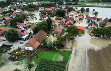 Три человека стал жертвами масштабного наводнения в Словении 