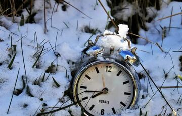 Раду призвали отменить переход на зимнее время из-за проблем в энергетике Раду призвали отменить переход на зимнее время из-за проблем в энергетике