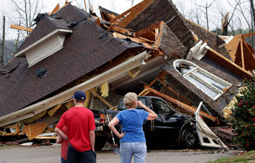 На США обрушився смертоносний торнадо - ВІДЕО