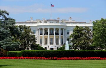 Зеленский смягчил позицию по переговорам с Россией после давления США, - СМИ