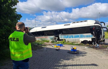 У Польщі перекинувся автобус із українцями: багато постраждалих (фото)