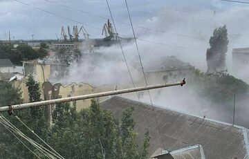 В Херсоне сообщают о прилете по гостинице с россиянами: видео