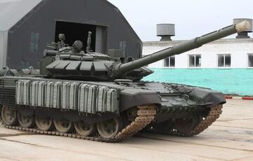 Россия устроила танковые учения в оккупированном Крыму Россия устроила танковые учения в оккупированном Крыму