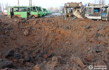 У мережі показали, що залишилося від транспортного депо у Харкові після російського удару: фото, відео У мережі показали, що залишилося від транспортного депо у Харкові після російського удару: фото, відео