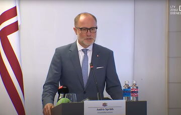 Латвия вслед за Польшей закрывает воздушное пространство на границе с Россией и Беларусью  Латвия вслед за Польшей закрывает воздушное пространство на границе с Россией и Беларусью