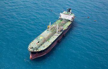 Несмотря на санкции Великобритания продолжает получать российскую нефть: подробности Несмотря на санкции Великобритания продолжает получать российскую нефть: подробности