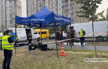 В Деснянском районе Киева застрелили 48-летнего мужчину в его собственном автомобиле