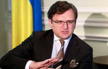 Кулеба пояснив, навіщо Путін стягує свої війська на кордоні з Україною Кулеба пояснив, навіщо Путін стягує свої війська на кордоні з Україною