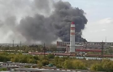В Омске загорелся завод, выпускающий Солнцепеки В Омске загорелся завод, выпускающий Солнцепеки