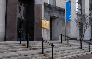 Суд в США приостановил ликвидацию ”Голоса Америки”