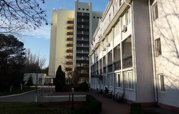 В Киеве разгорелся новый скандал из-за планов провести реконструкцию столовой в Конча-Заспе за 88 млн грн. 