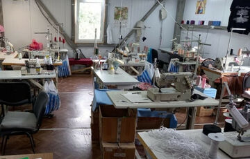 В Харькове обманывали любителей элитных брендов, подсовывая одежду местного производства В Харькове обманывали любителей элитных брендов, подсовывая одежду местного производства
