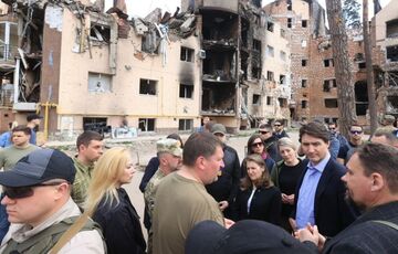 Увидел зверства россиян своими глазами: премьер-министр Канады посетил Украину 