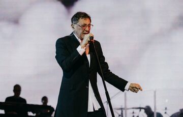 Фанат Путина Лепс выступил в Донецке перед российскими военнослужащими  Фанат Путина Лепс выступил в Донецке перед российскими военнослужащими