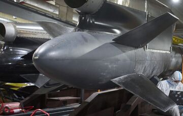 Україна застосувала три ракети ”Фламінго” для удару по базі ФСБ у Криму: дві ракети досягли цілі