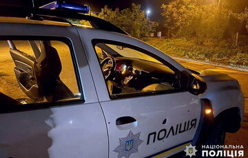 В Хмельницкой области пьяный водитель расстрелял из автомата полицейских В Хмельницкой области пьяный водитель расстрелял из автомата полицейских