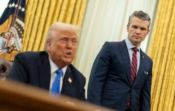 США приостанавливали военную помощь Украине по приказу Хегсета, что стало неожиданным даже для Трампа