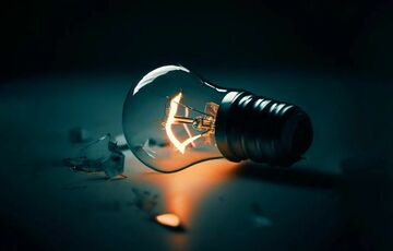 Сегодня вечером из-за новых ракетных ударов возможны отключения света по всей стране