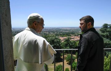 Папа Римський заявив, що політика Трампа підриває єдність Європи та США