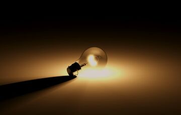 Україна повертається до графіків відключення світла