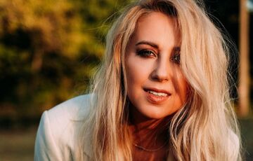 ”Я была рада каждому”: Тоня Матвиенко высказалась о появлении на похоронах ее матери Данильца и Моисеенко 