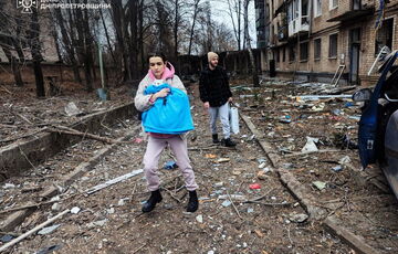 Спасатели показали новые кадры после обстрела Кривого Рога Спасатели показали новые кадры после обстрела Кривого Рога