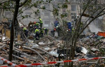 Возросло количество погибших в результате ракетного удара по дому в Киеве